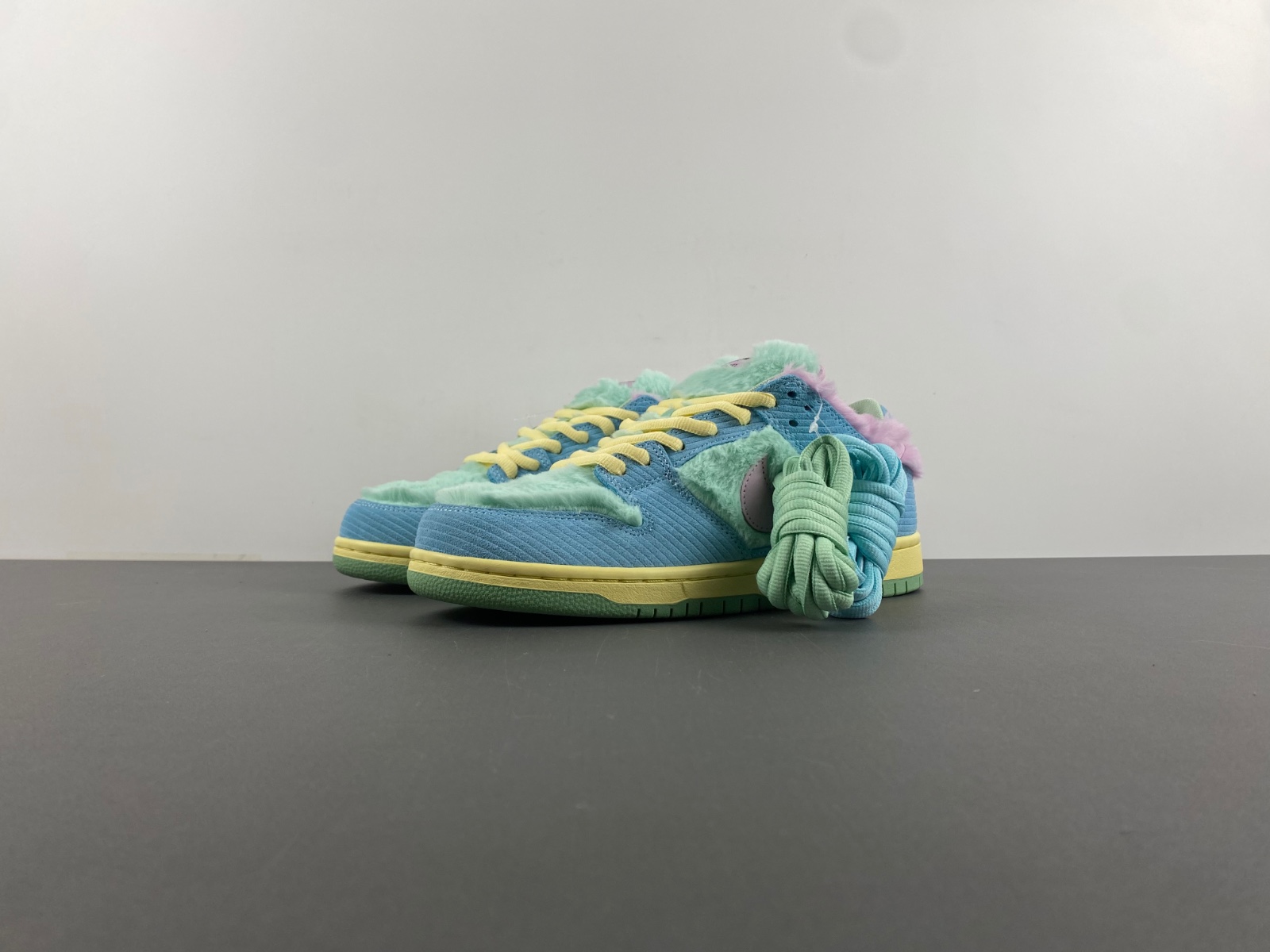 Verdy x Nike SB Dunk Low “Visty” FN6040-400