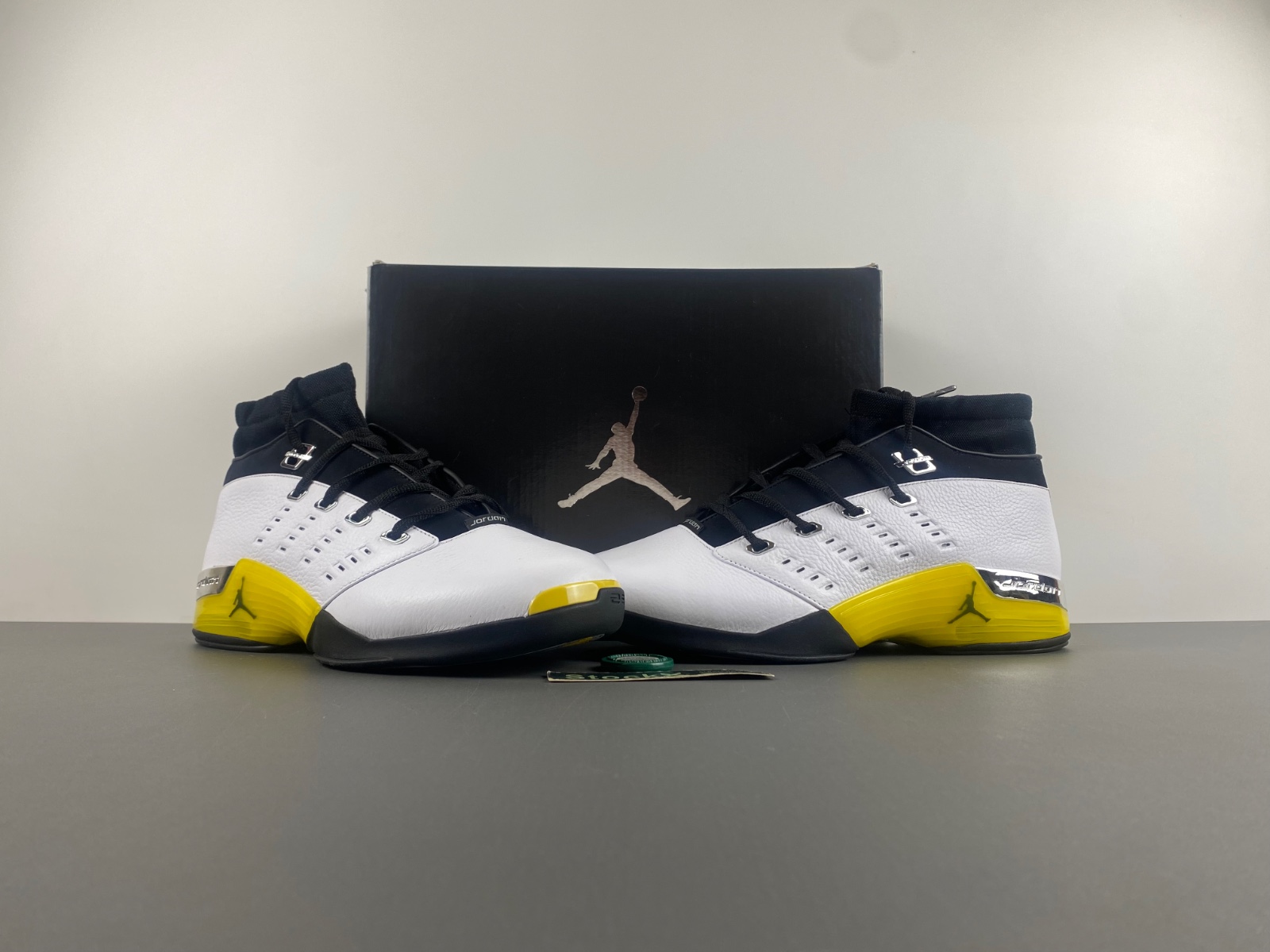 Air Jordan 17 Retro Low All-Star Lightning FJ0395-100