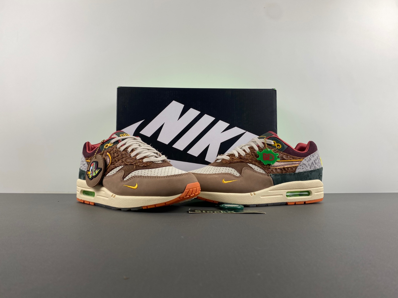 AIR MAX 1 ''87 LUXE &quotUniversity of Oregon PE 2024" HQ2639-100