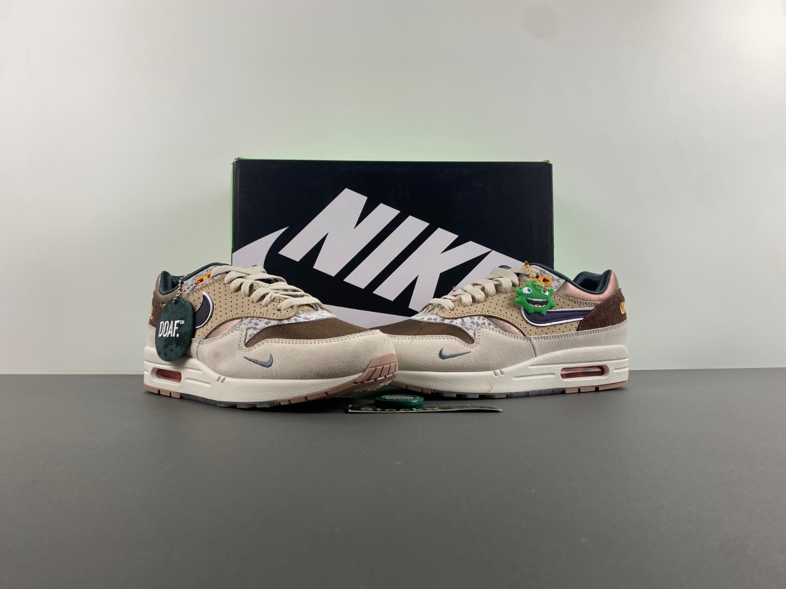 Nike Air Max 1 ''87 Premium University of Oregon PE  HQ2640-200