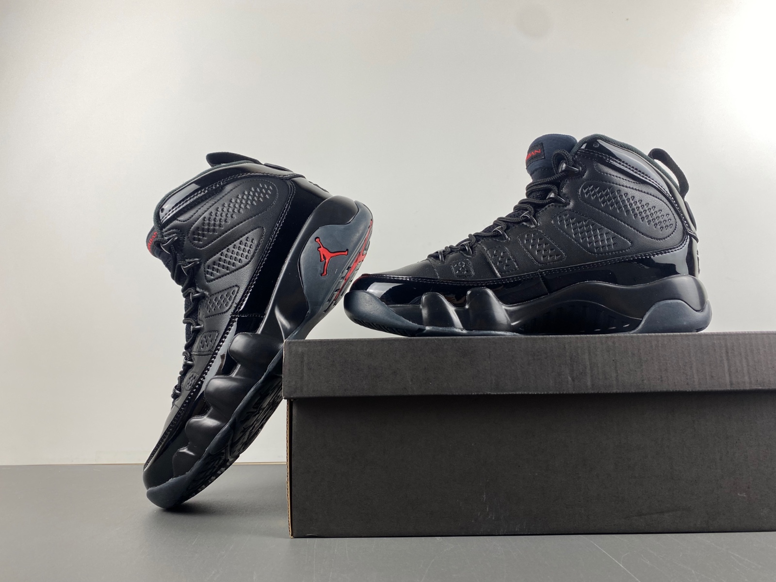 Air Jordan 9 Retro Bred 302370-014