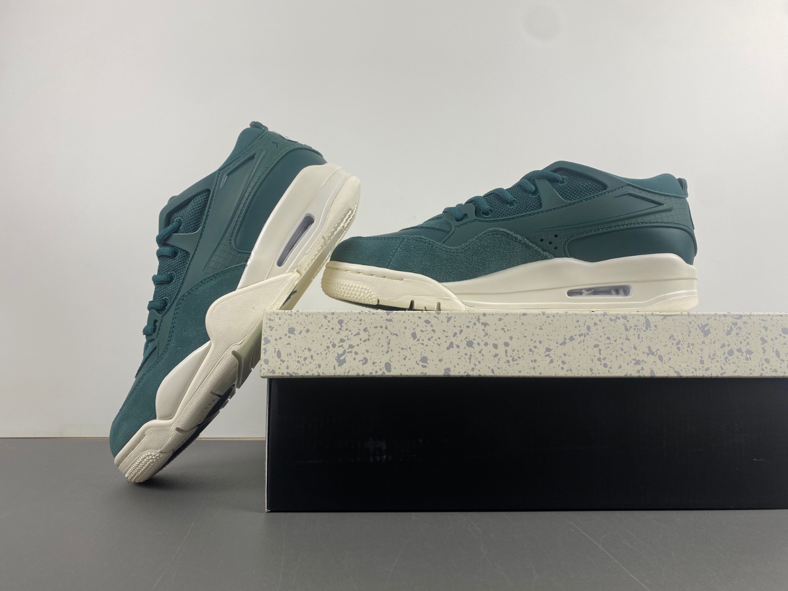 Air Jordan 4 RM WMNS “Oxidized Green”FQ7940-300