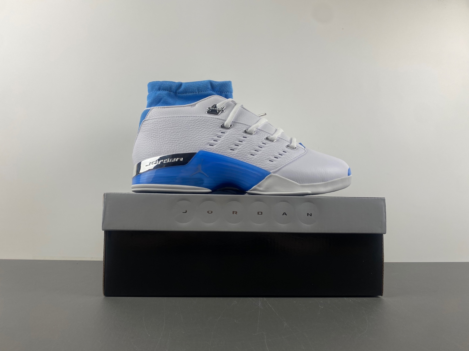 Air Jordan 17 Low “University Blue”FJ0395-101