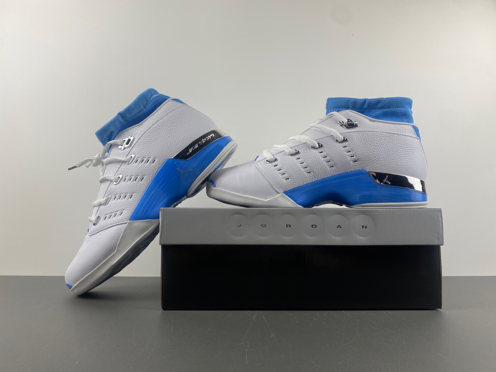 Air Jordan 17 Low “University Blue”FJ0395-101