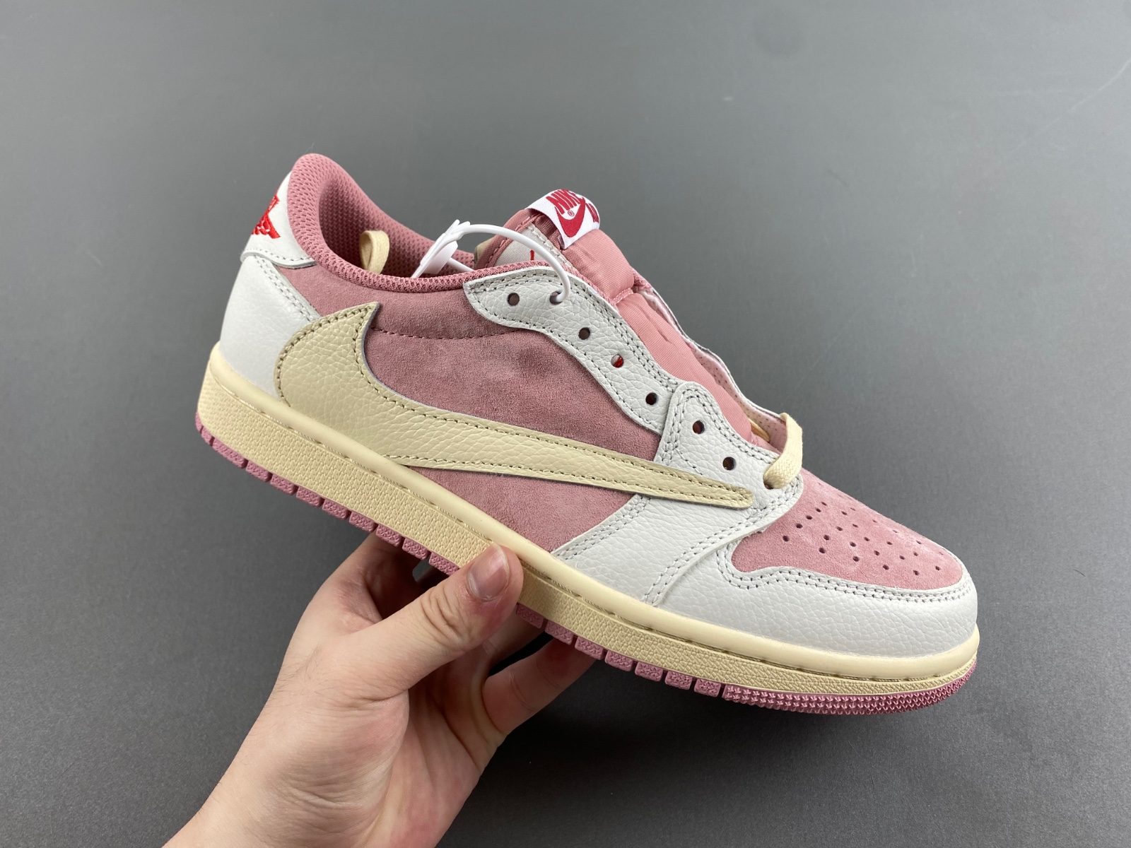 TRAVIS SCOTT X AIR JORDAN 1 LOW OG SHY PINK  DM7866-106