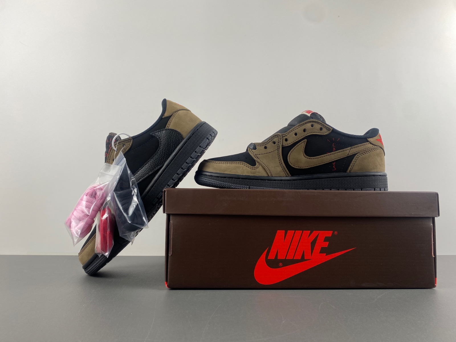 Travis Scott x Air Jordan 1 Low OG “Velvet Brown”  DM7866-202