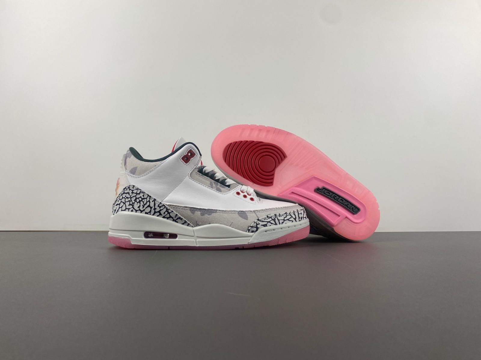 Air Jordan 3 Retro Wings  HM6993-100