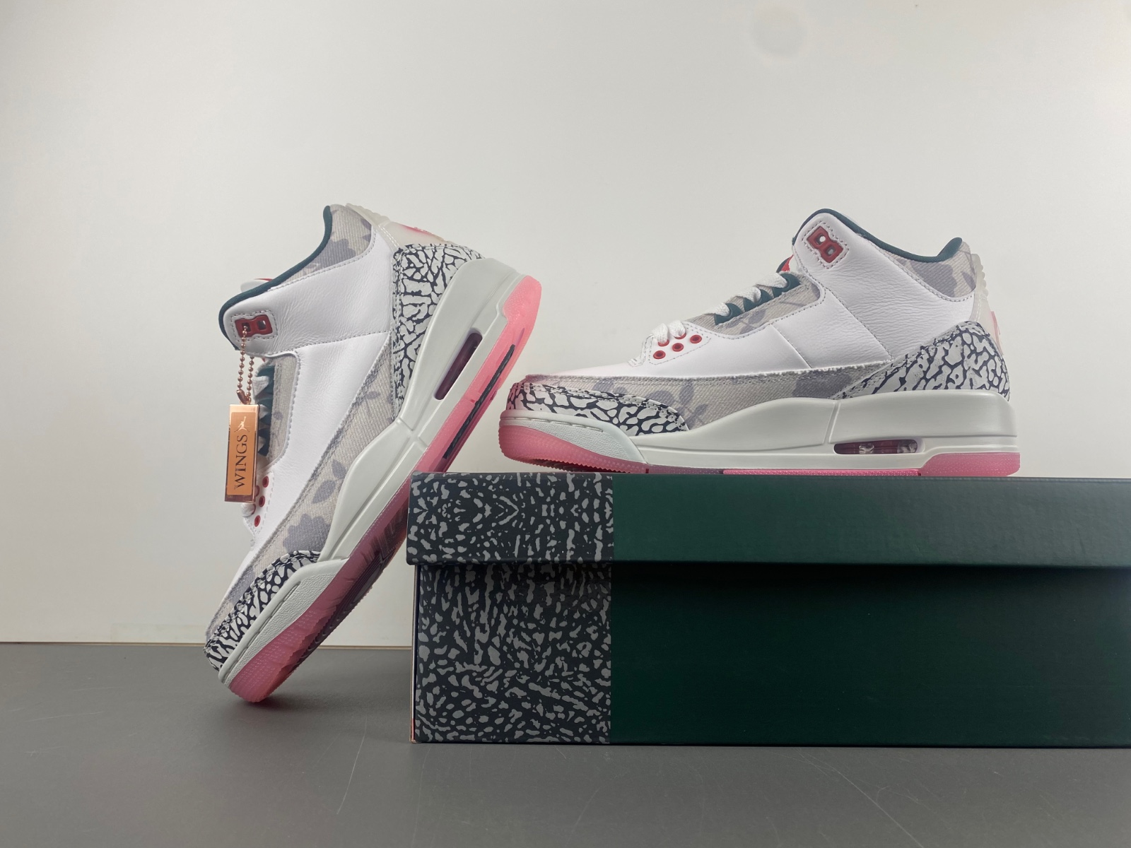 Air Jordan 3 Retro Wings  HM6993-100