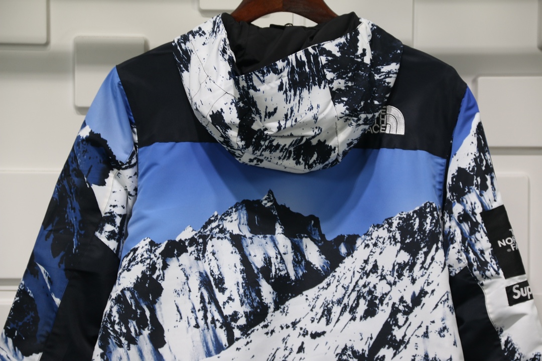 Suprem3 The North Face Mountain Parka Blue/White