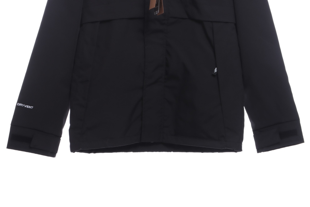 The North Face Sleeve Logo Embroidered Tech Jacket