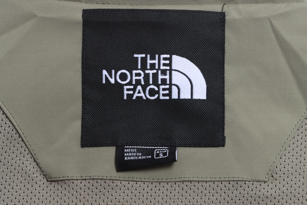 The North Face Sleeve Logo Embroidered Tech Jacket