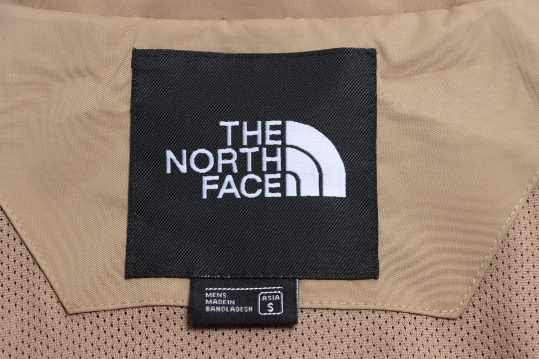 The North Face Sleeve Logo Embroidered Tech Jacket