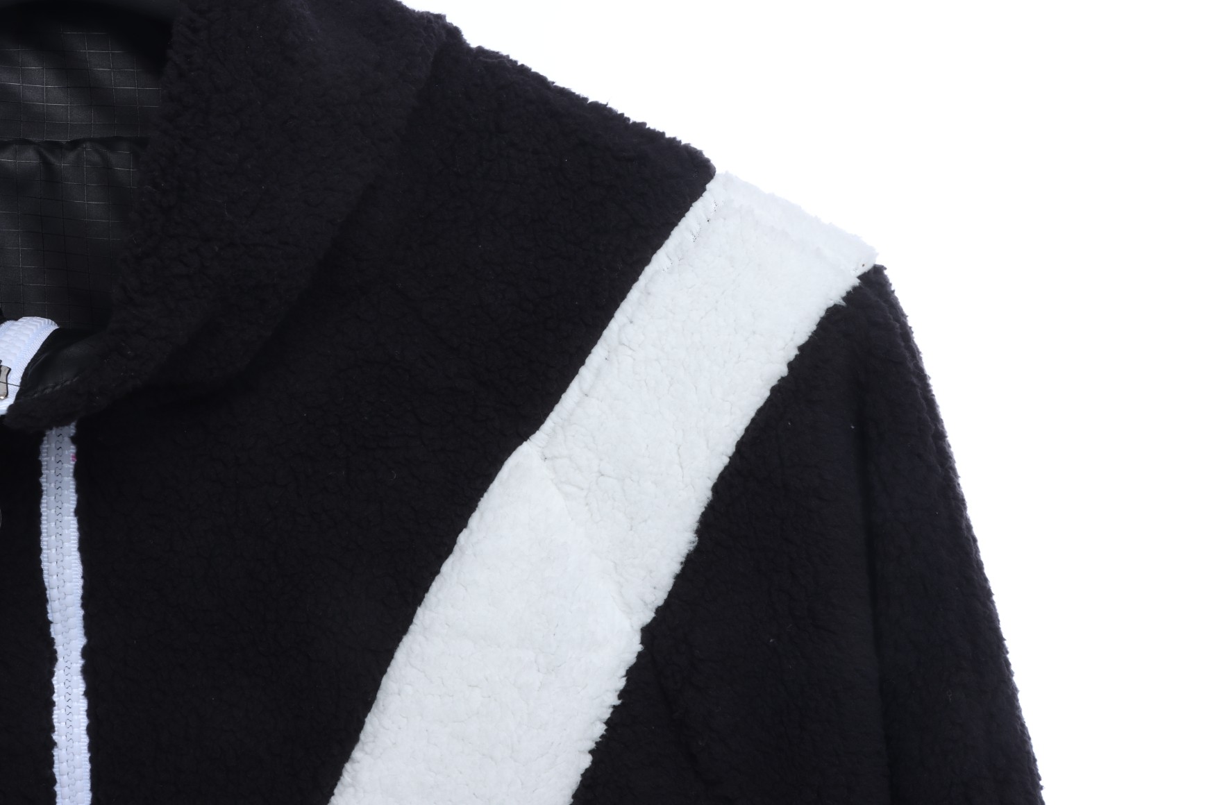 Nk Vertical Hook Reversible Sherpa Cashmere Jacket