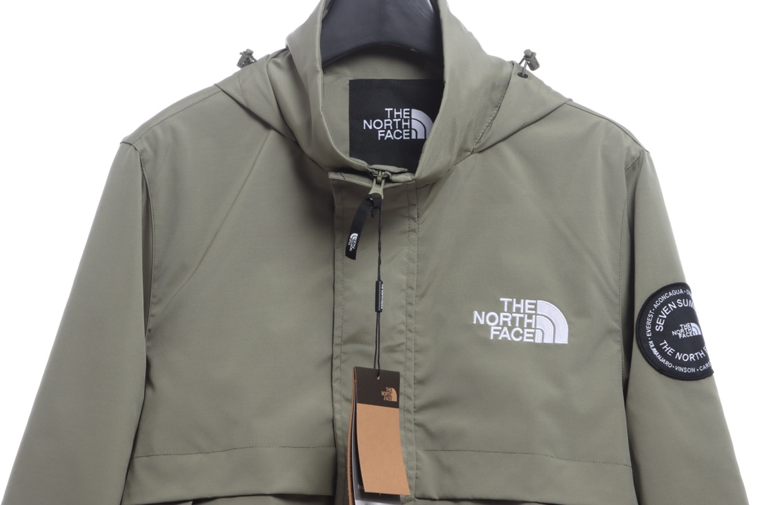 The North Face Sleeve Logo Embroidered Tech Jacket