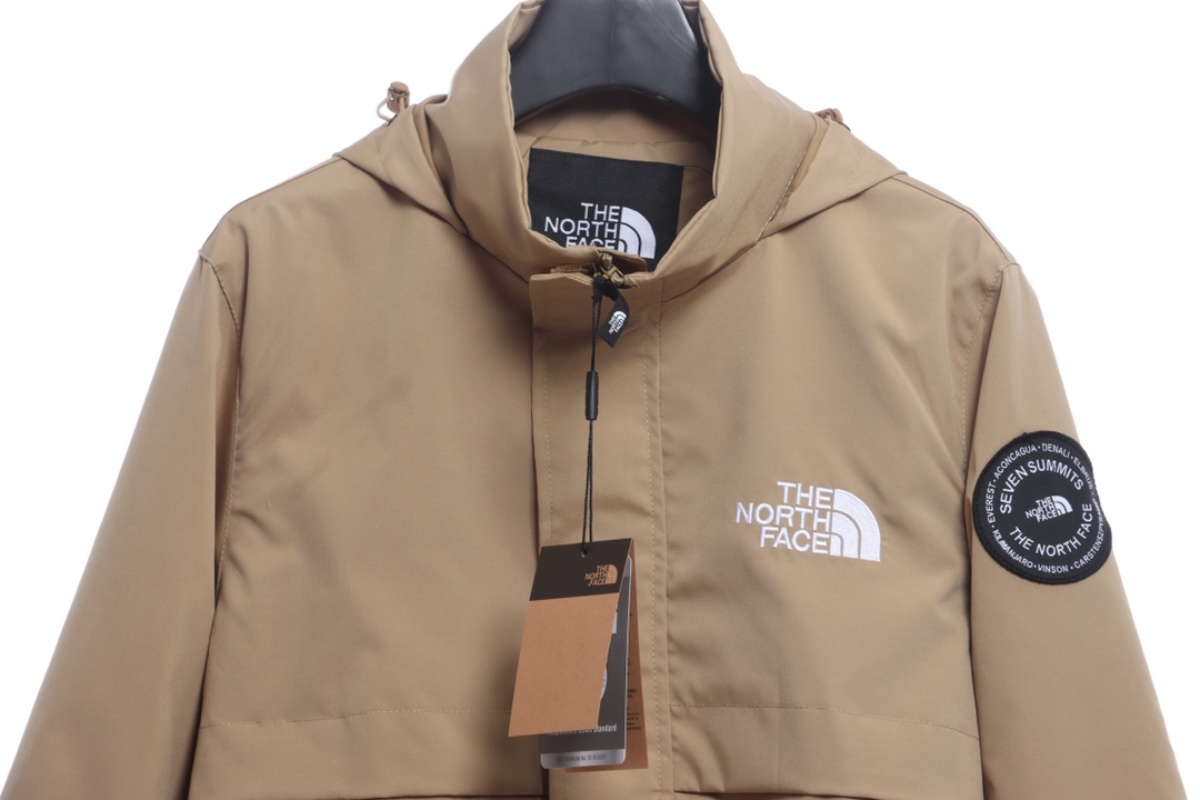 The North Face Sleeve Logo Embroidered Tech Jacket