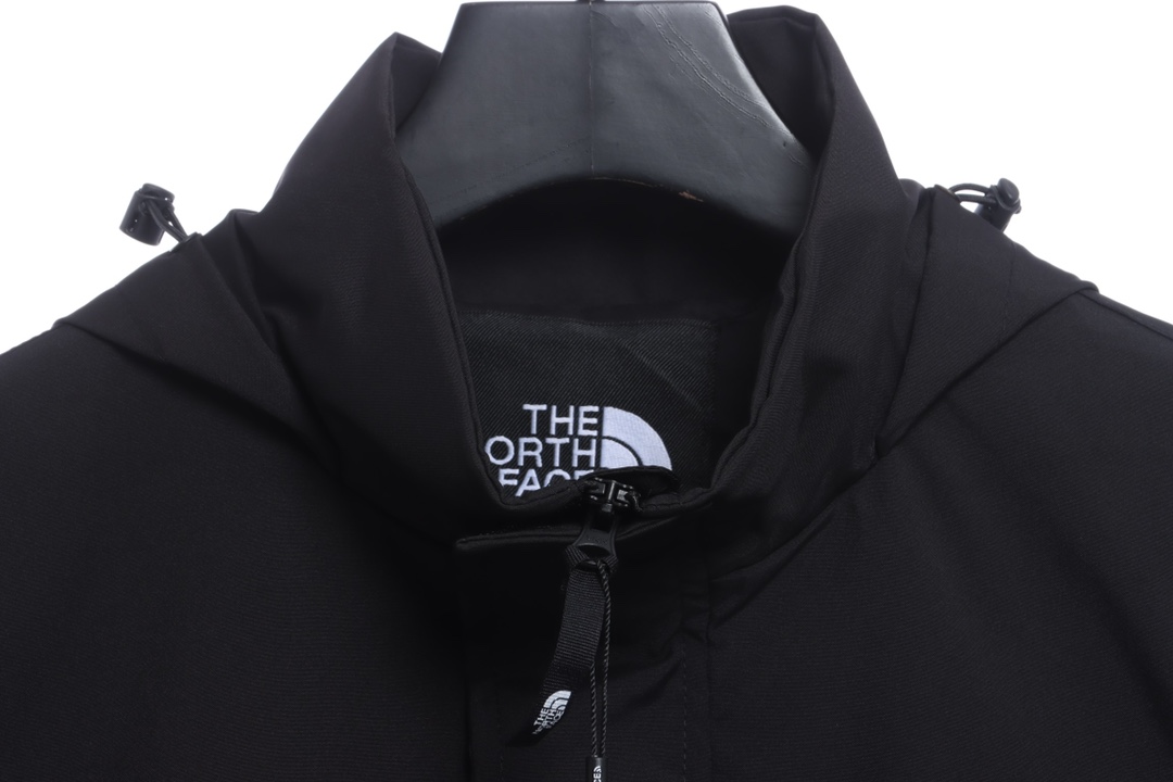 The North Face Sleeve Logo Embroidered Tech Jacket