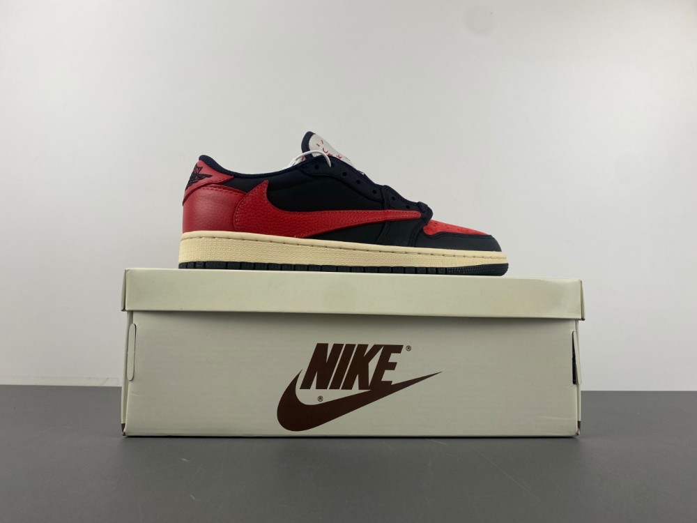 Travis Scott x Air Jordan 1 Low OG DM7866-061