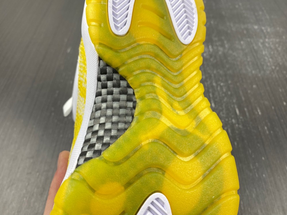 Air Jordan 11 Low WMNS “Yellow Snakeskin”AH7860-107