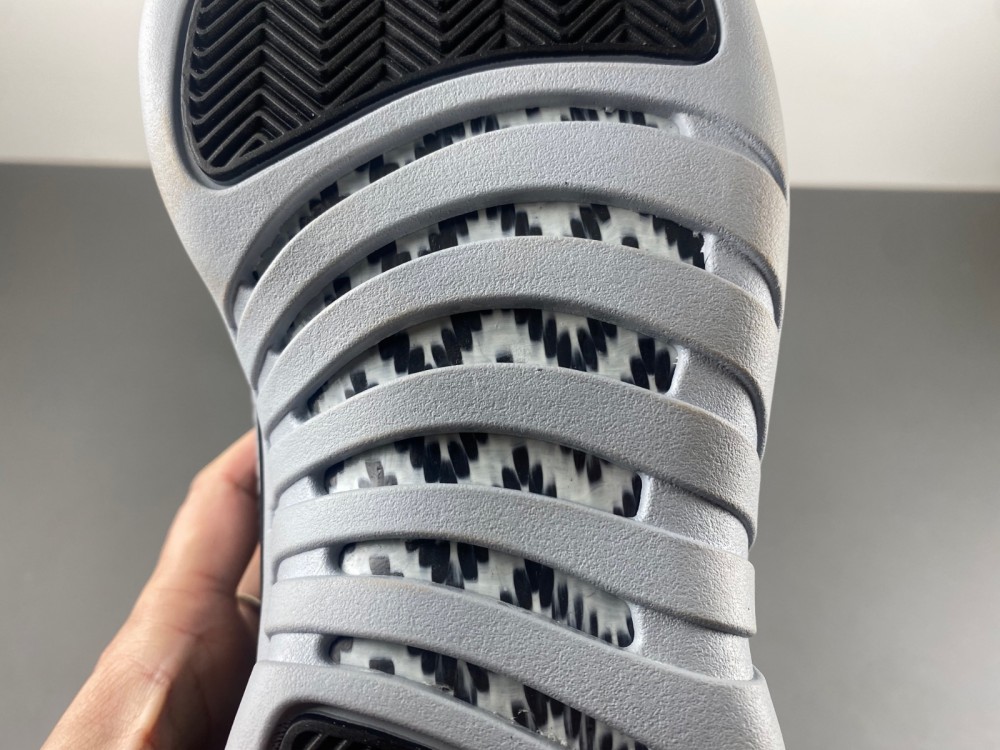 Jordan 12 Retro Barons CT8013-010