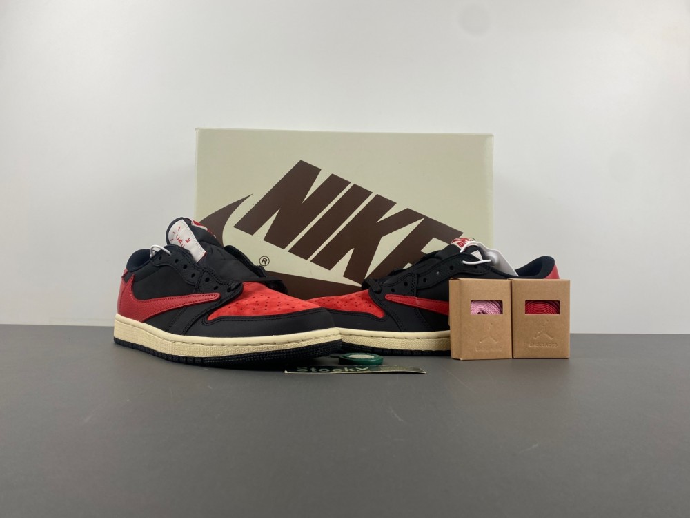 Travis Scott x Air Jordan 1 Low OG DM7866-061