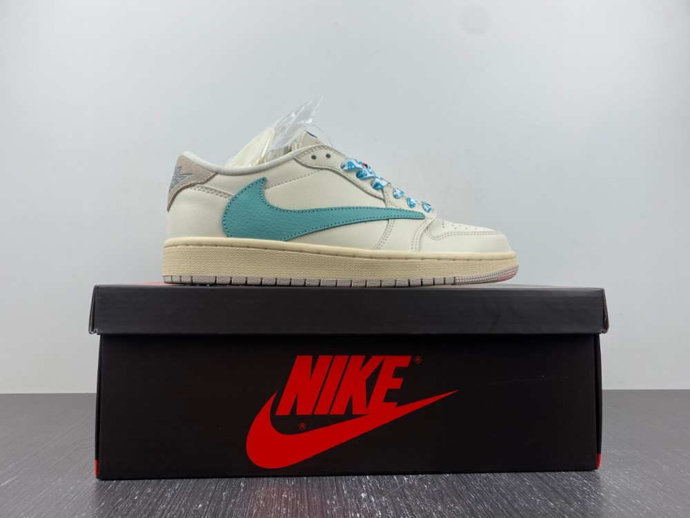 Travis Scott x Air Jordan 1 Low DM7866-102