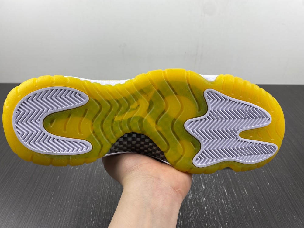 Air Jordan 11 Low WMNS “Yellow Snakeskin”AH7860-107