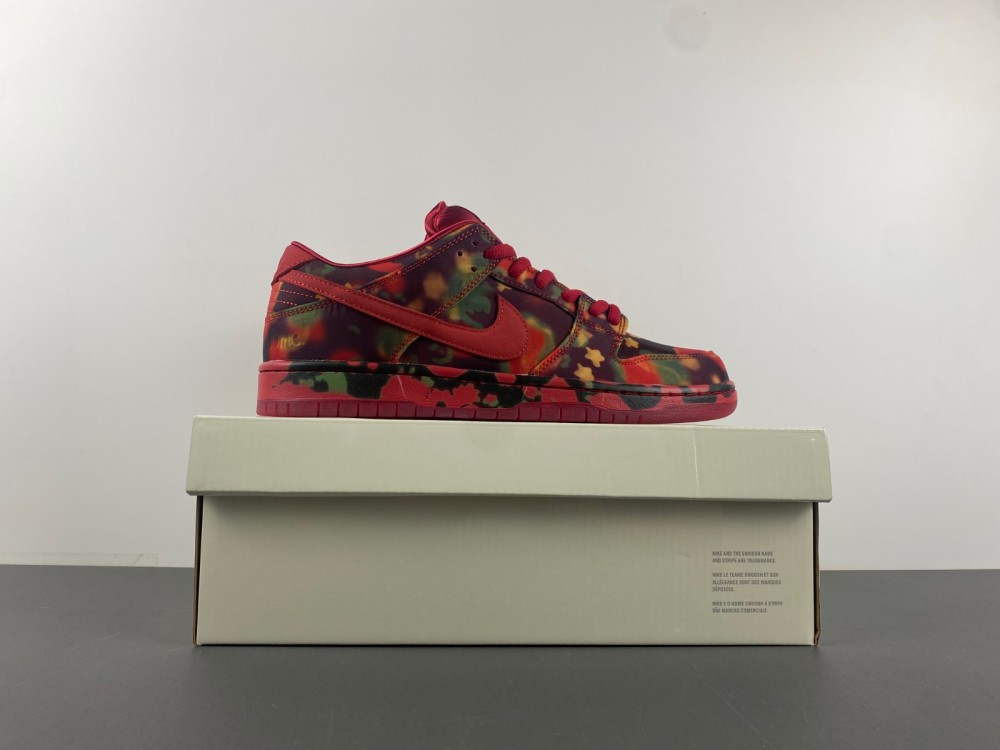 Nike SB Dunk Low The Wizard of Oz Poppy Field FZ1291-600