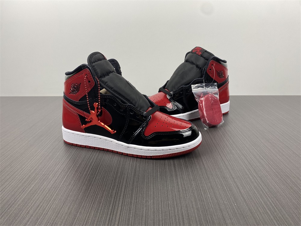 Air Jordan 1 High OG “Bred Patent”