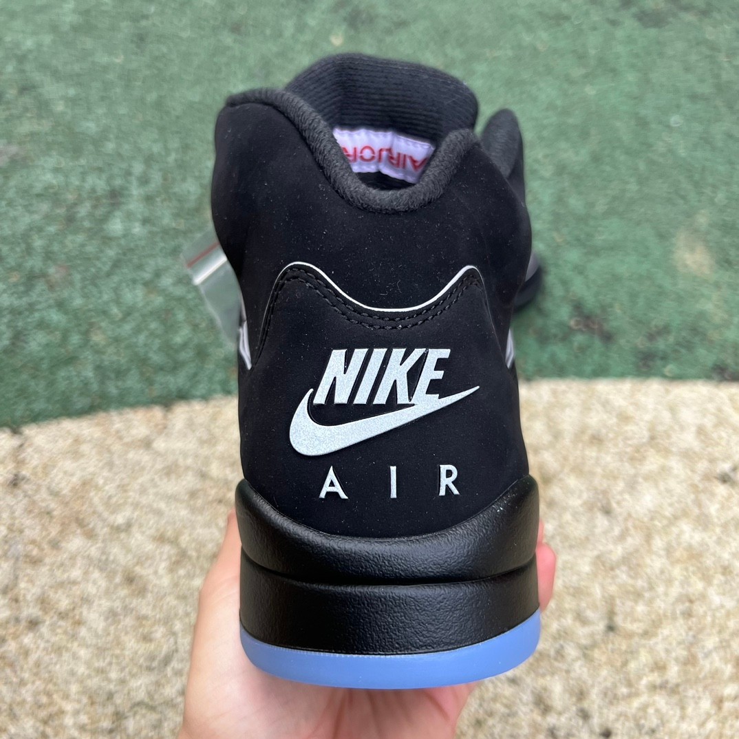 Air Jordan 5 “Black Metallic Reimagined”HF3975-001