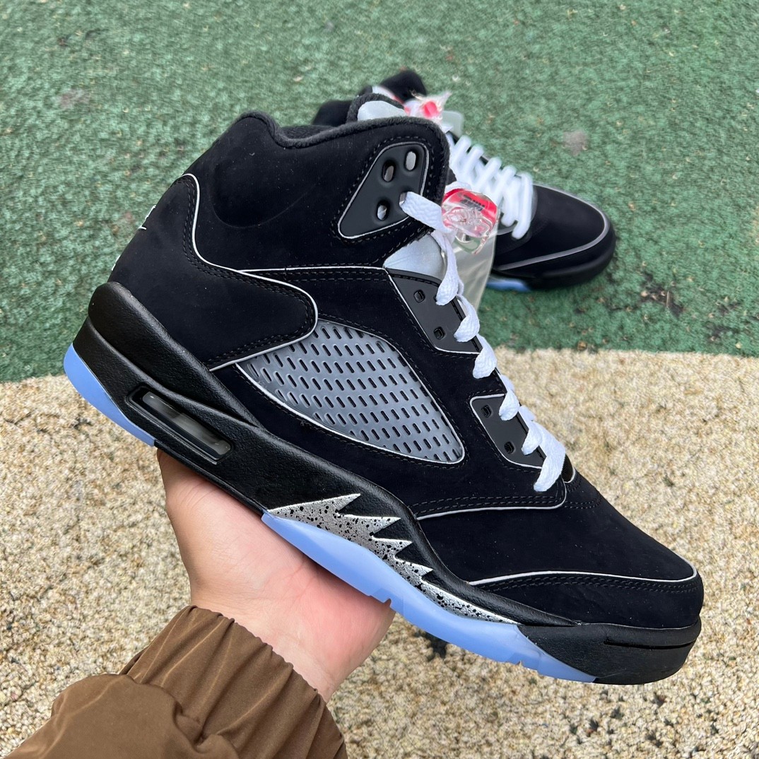 Air Jordan 5 “Black Metallic Reimagined”HF3975-001