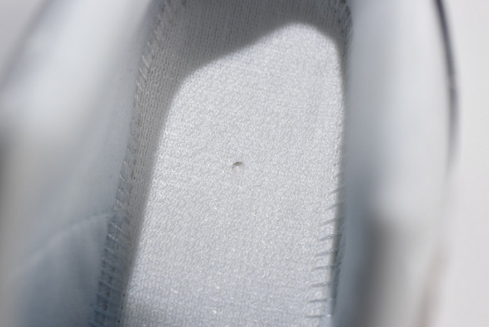 Off-White x nike M2K tekno White, Black & Team Orange A03108 058