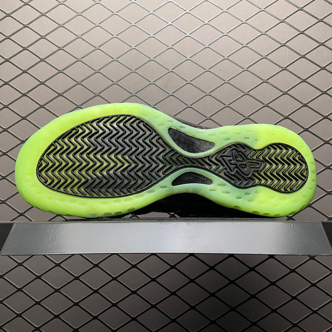 Nike Air Foamposite One Halloween Essential