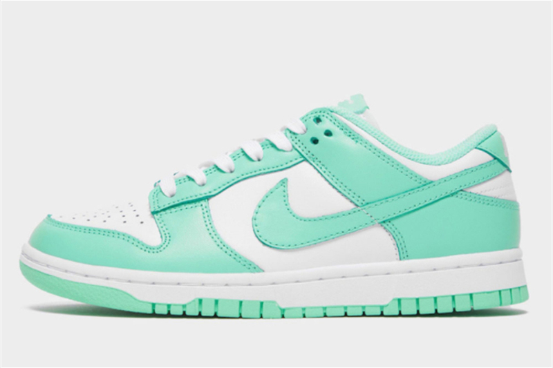 Nike Dunk Low Green Glow (W) DD1503-105