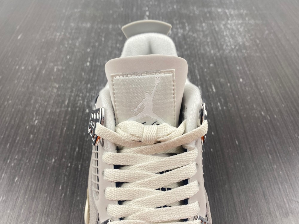 Air Jordan 4 WMNS “Frozen Moments”