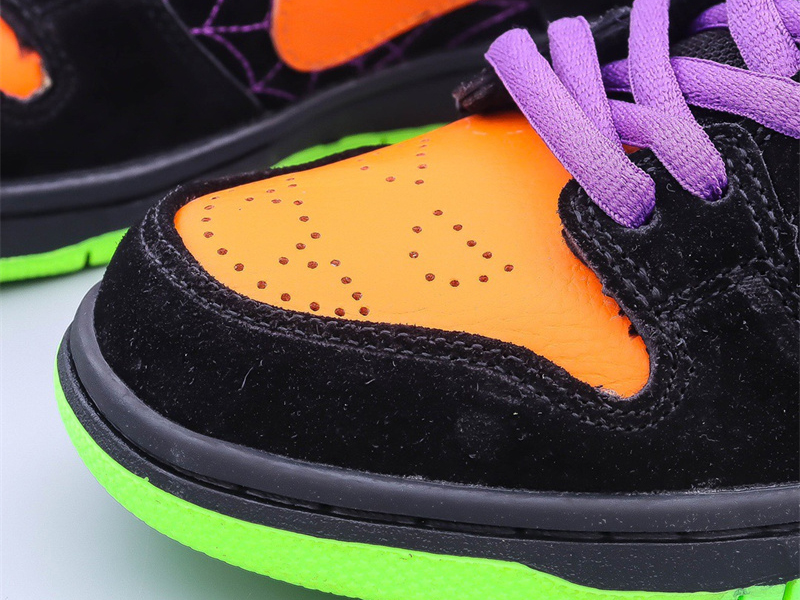 Nike Dunk SB Low Night of Mischief Halloween