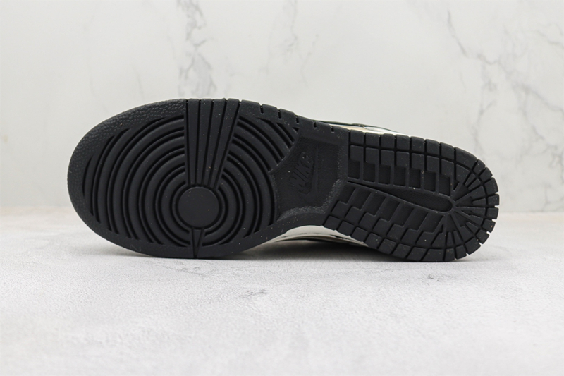 Otomo Katsuhiro x NK SB Dunk Low 