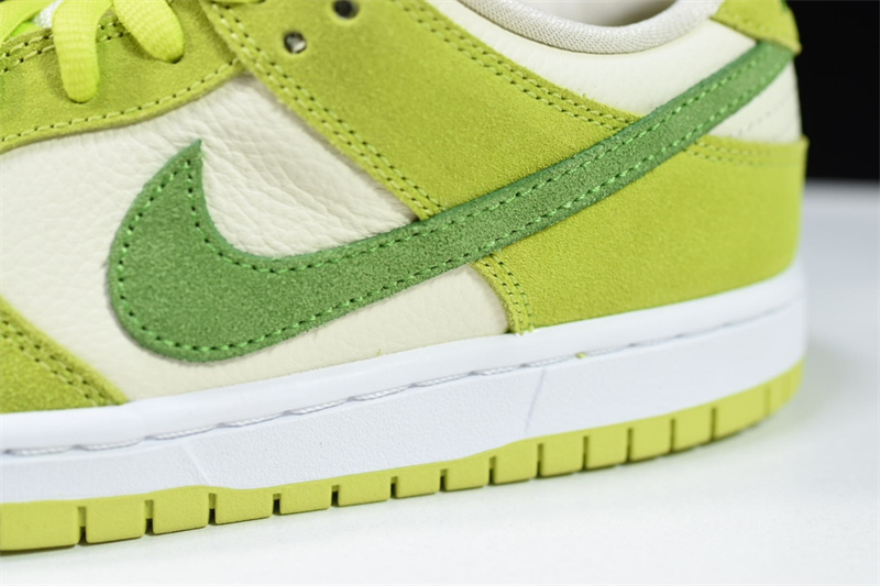 Nike SB Dunk Low Green Apple DM0807-300