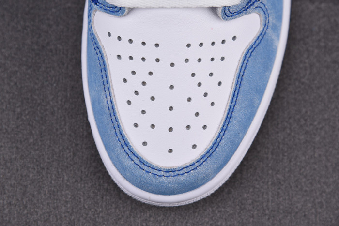 Air Jordan 1 High OG Hyper Royal 555088-402