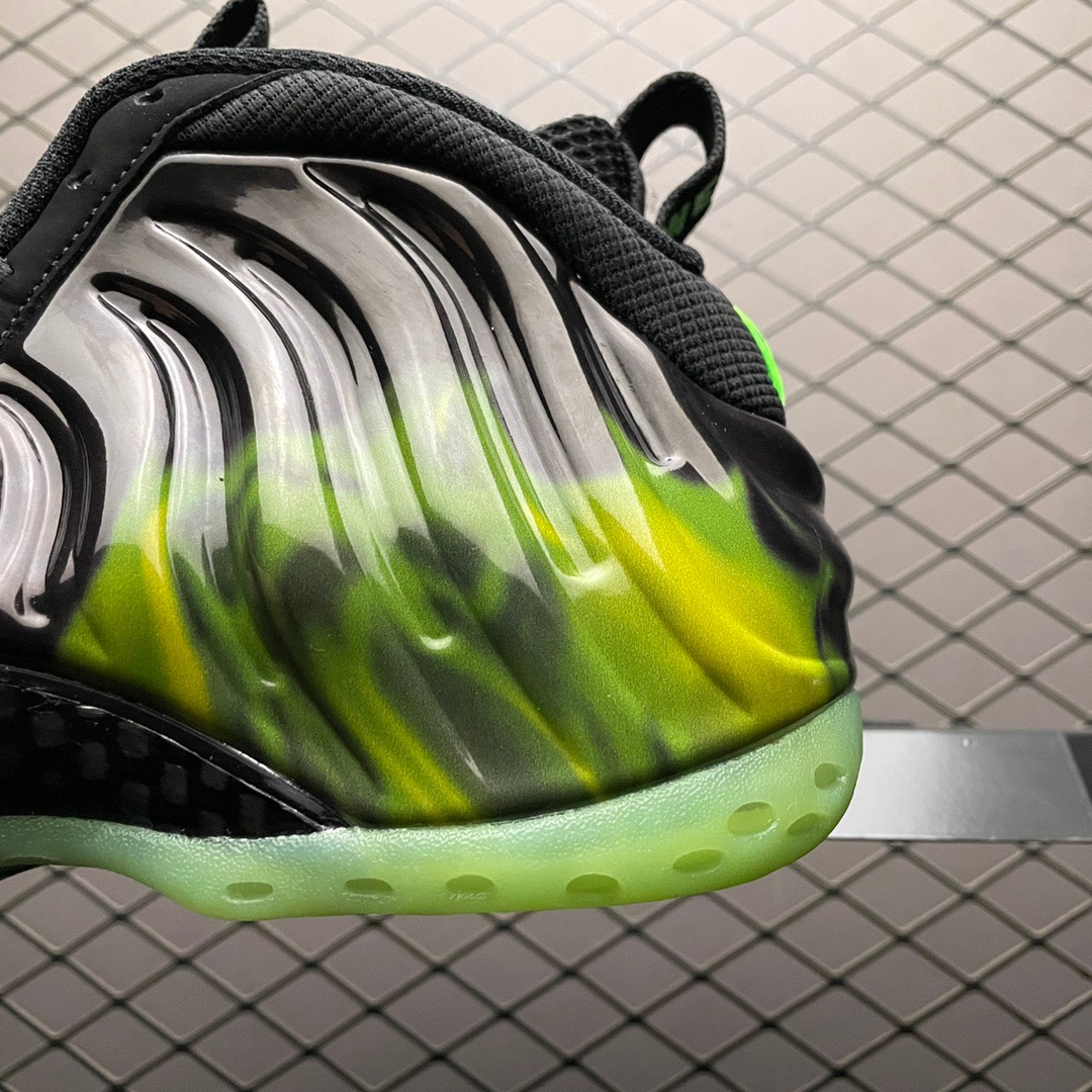 Nike Air Foamposite One Halloween Essential