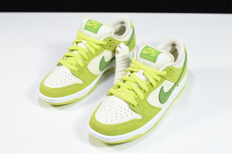 Nike SB Dunk Low Green Apple DM0807-300