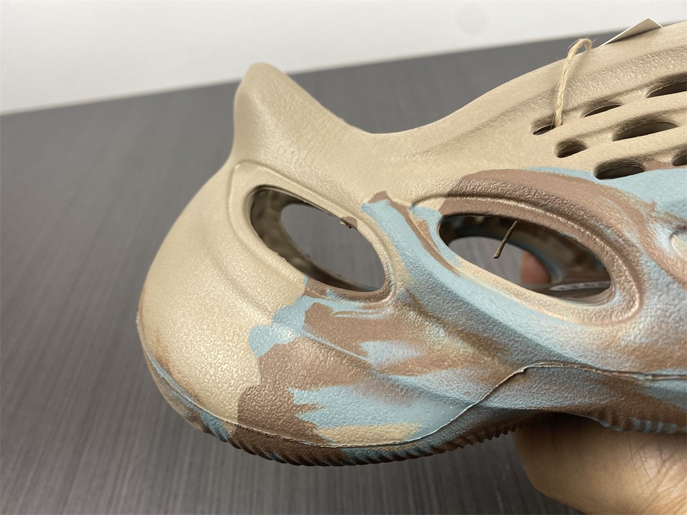 adidas Yeezy Foam Runner