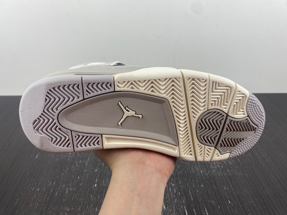 Air Jordan 4 WMNS “Frozen Moments”