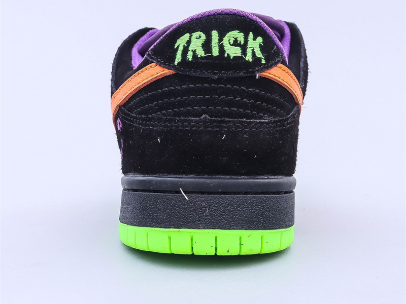 Nike Dunk SB Low Night of Mischief Halloween
