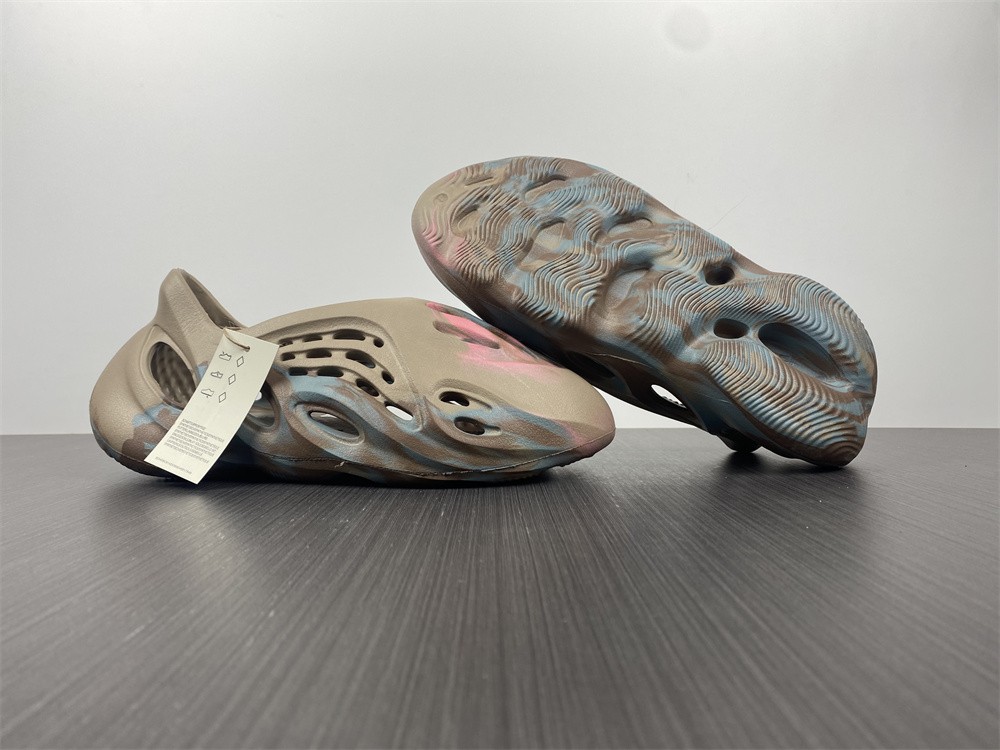 adidas Yeezy Foam Runner