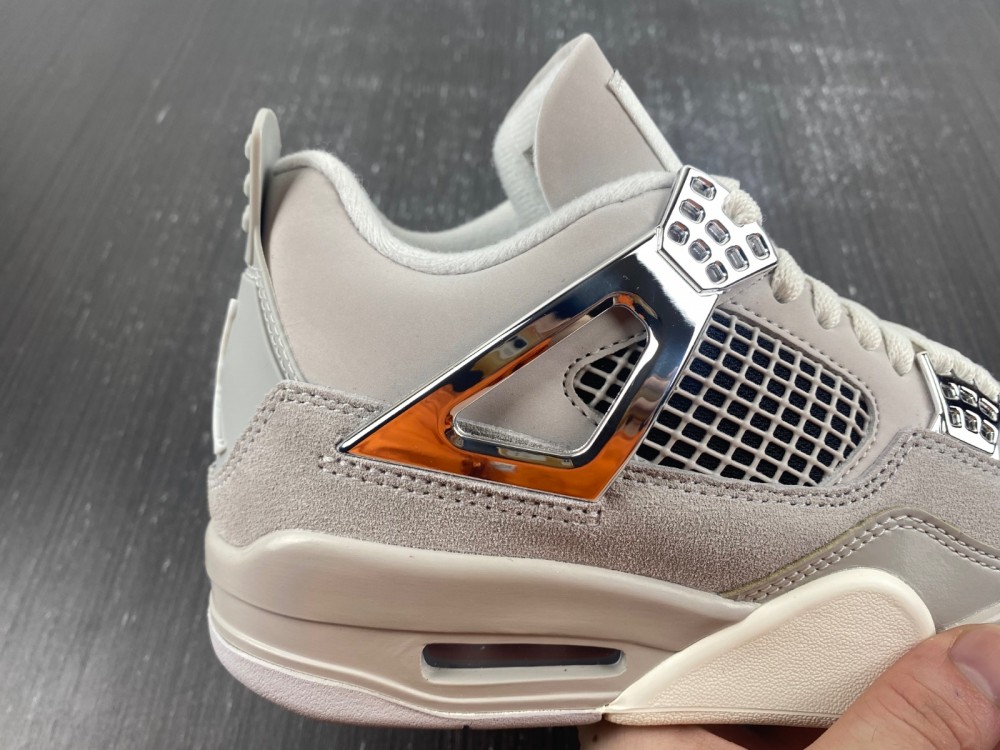 Air Jordan 4 WMNS “Frozen Moments”