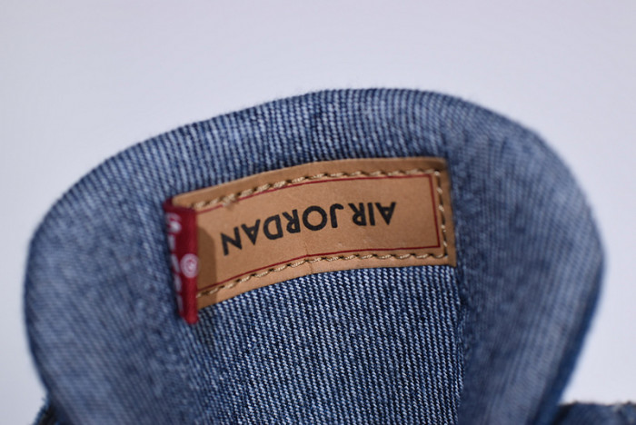 Levis x Nike Air Jordan 4 Denim AO2571-401