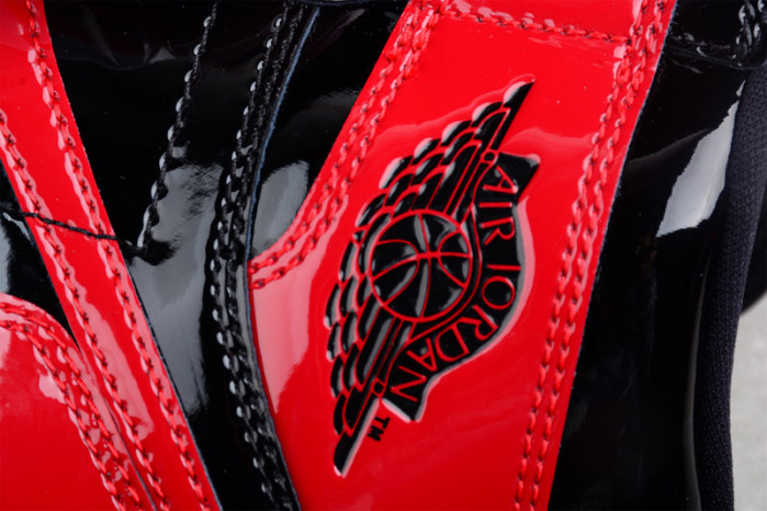 AIR JORDAN 1 HIGH OG BRED PATENT 555088-063