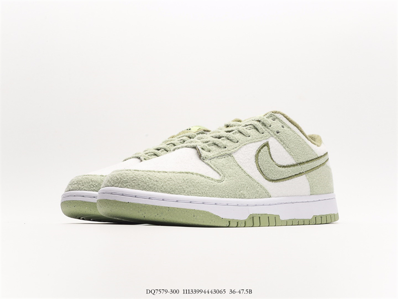 Nike SB Zoom Dunk Low Fleece DQ7579-300