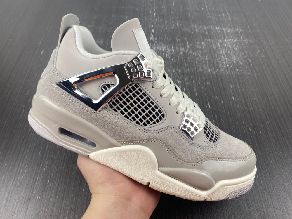 Air Jordan 4 WMNS “Frozen Moments”