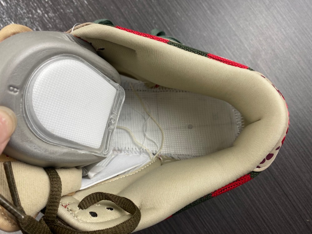 Nike SB Dunk Low “Freddy Krueger”